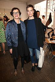 Dr. Eva-Maria Fahrner-Tutsek (Tutsek-Stiftung) und Jewelen Designerin Saskia Diez (©Photo Gisela Schober/Getty Images)